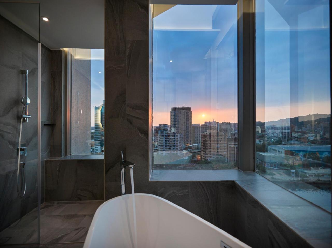 Harbour 10 Hotel เกาสง ภายนอก รูปภาพ